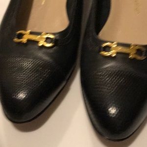 Salvatore Ferragamo Shoes - Women’s black Salvatore Ferragamo pumps Salvatore Ferragamo Shoes - Women’s black Salvatore Ferragamo pumps
